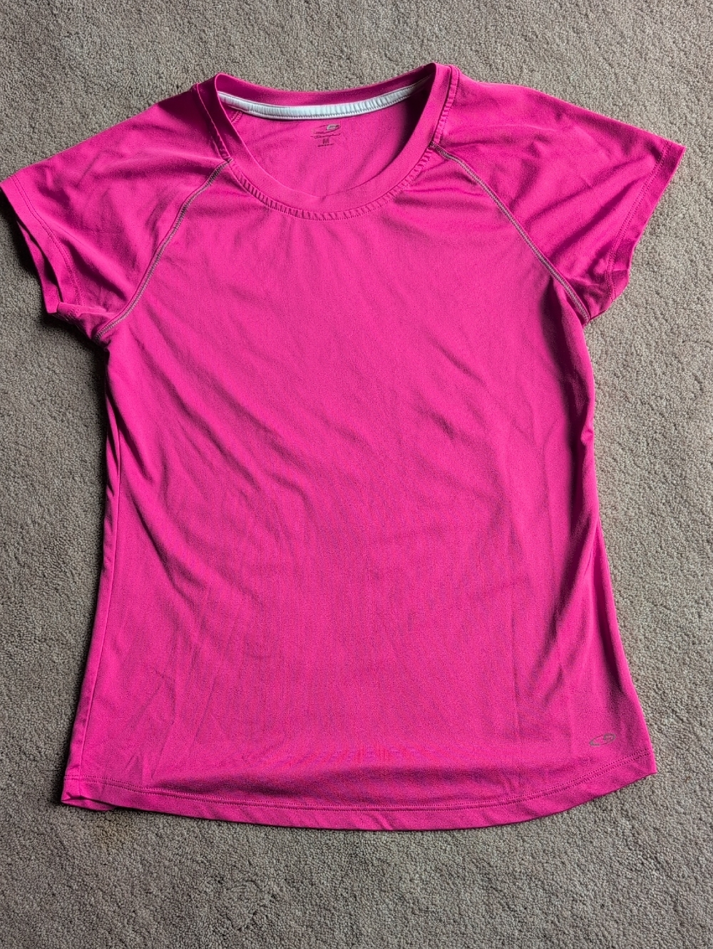 Women's Athletic Shirt Size Medium